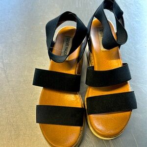 Steve Madden Black Sandals size 7